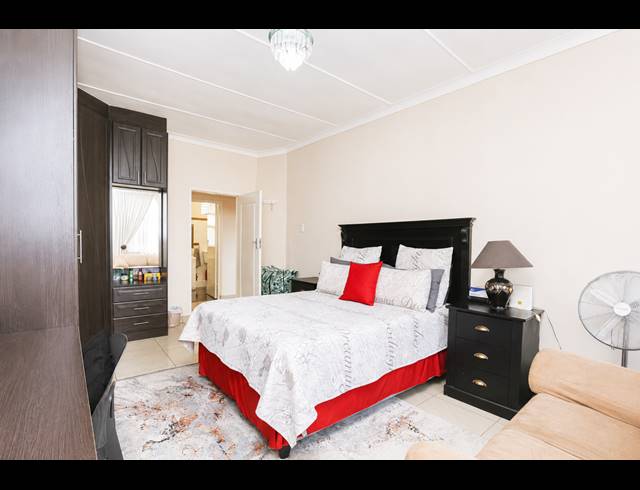 2 BEDROOM APARTMENT FOR SALE IN MORNINGSIDE